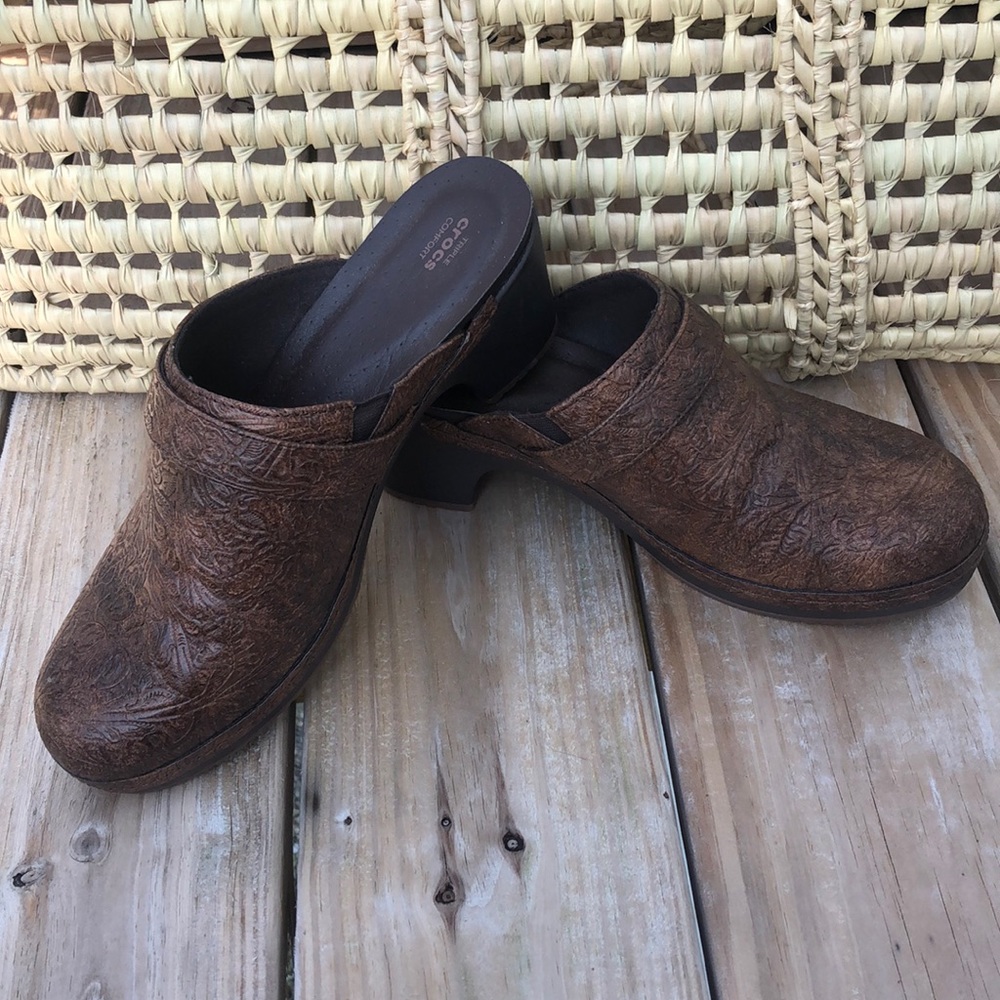 Crocs Sarah Tooled triple comfort clog new!